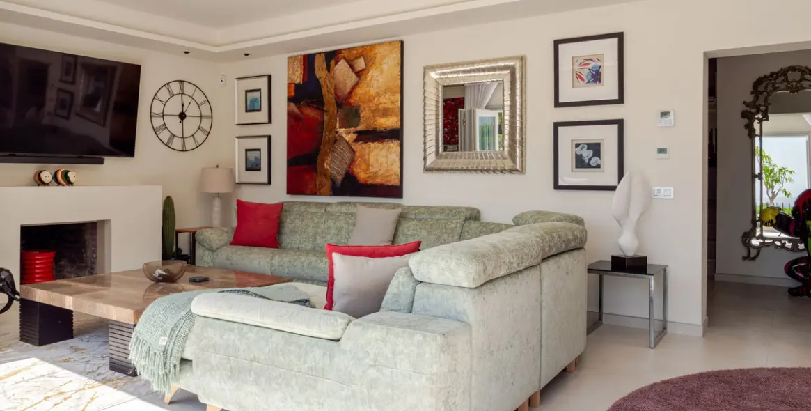 Sale of detached villa in El Madroñal 18