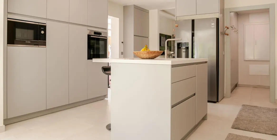 Sale of detached villa in El Madroñal 26