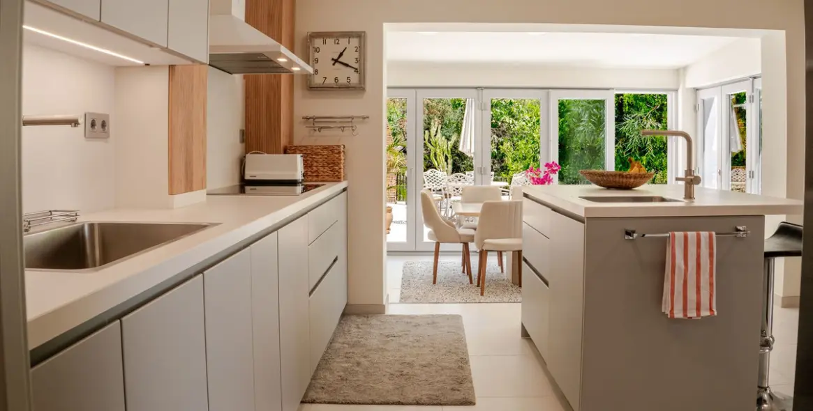 Sale of detached villa in El Madroñal 27