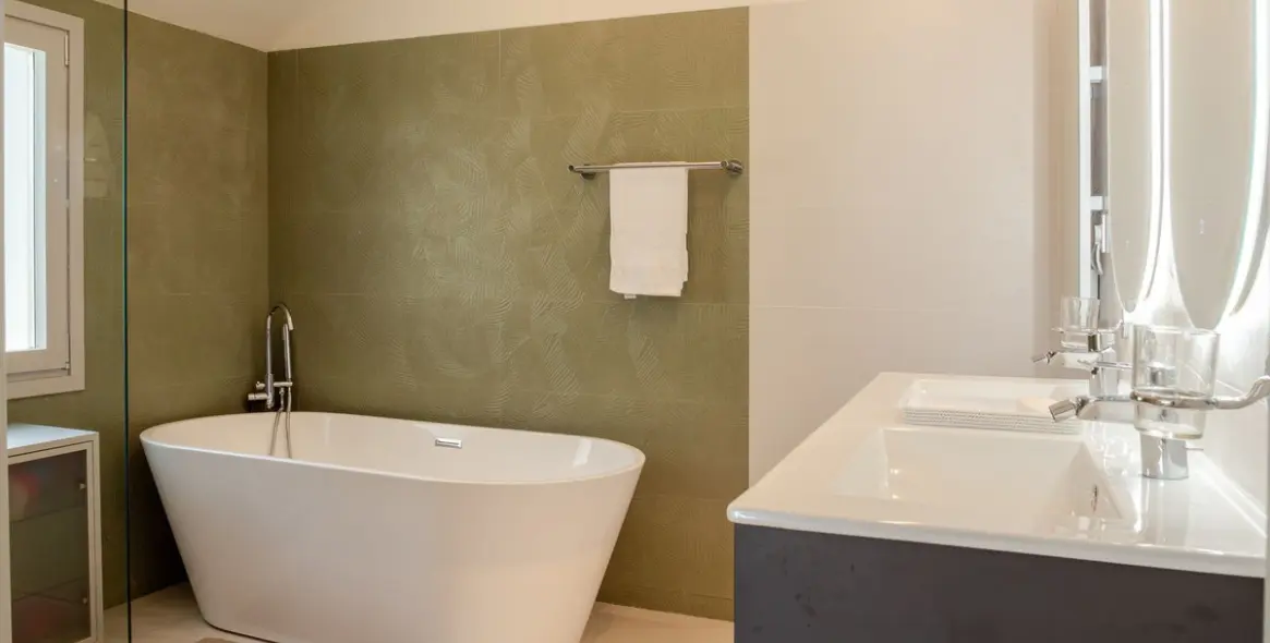 Sale of detached villa in El Madroñal 41