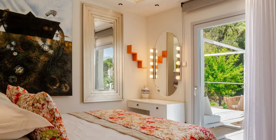Sale of detached villa in El Madroñal 56