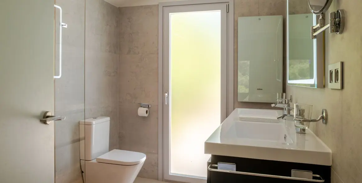 Sale of detached villa in El Madroñal 72
