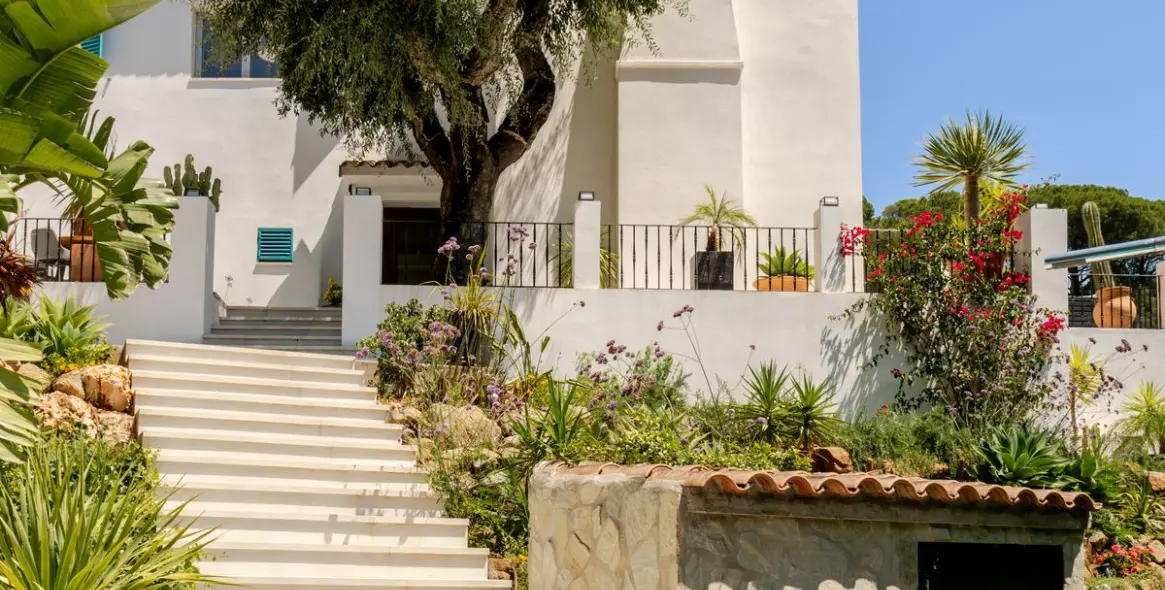 Sale of detached villa in El Madroñal 84