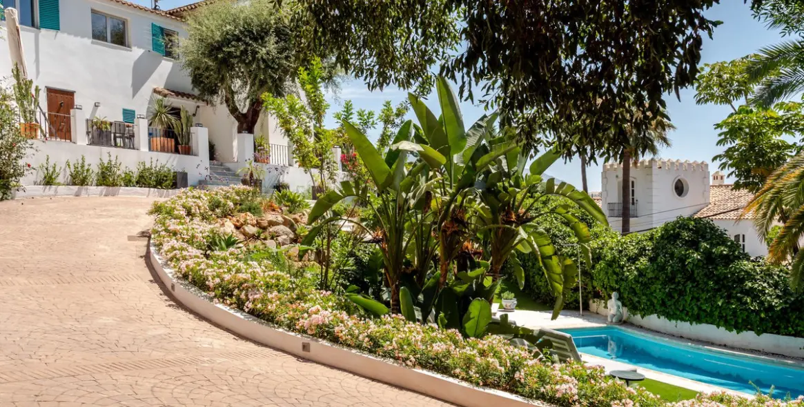 Sale of detached villa in El Madroñal 89