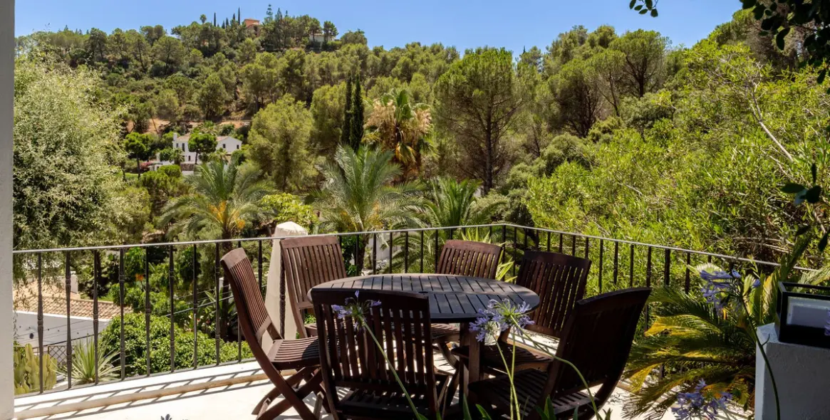 Sale of detached villa in El Madroñal 96