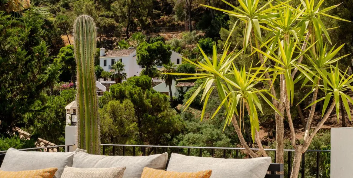 Sale of detached villa in El Madroñal 110
