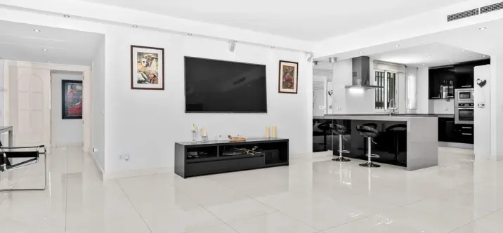 Продажа апартаментов на первом этаже в Marbella 4