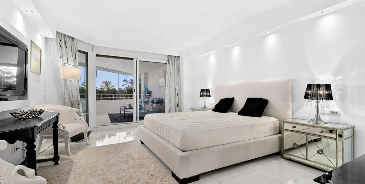 Продажа апартаментов на первом этаже в Marbella 20