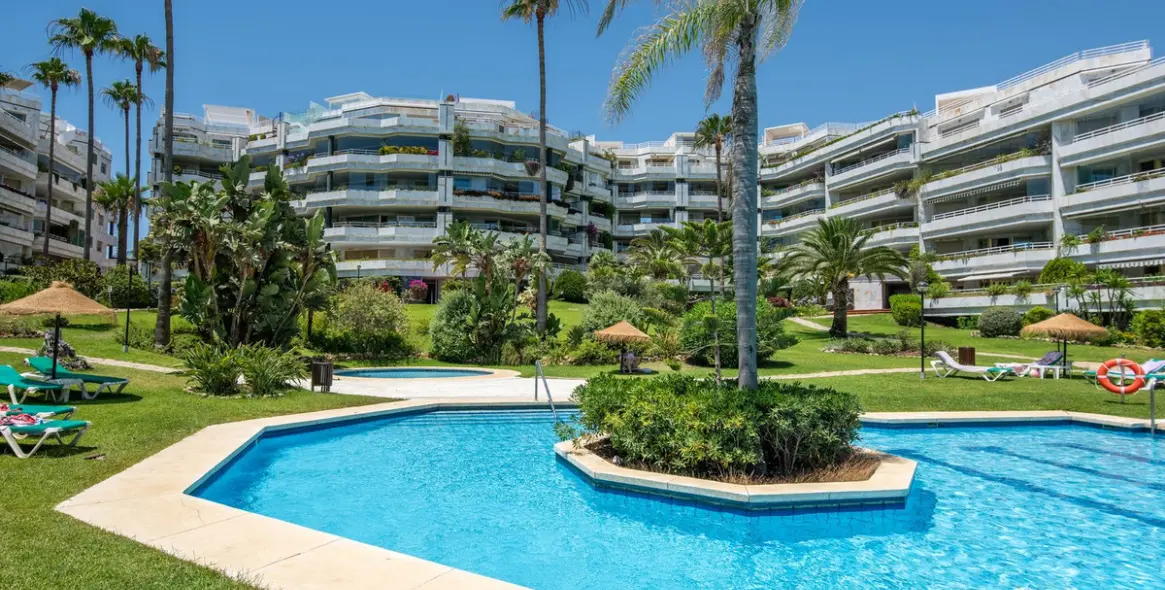 Продажа апартаментов на первом этаже в Marbella 24