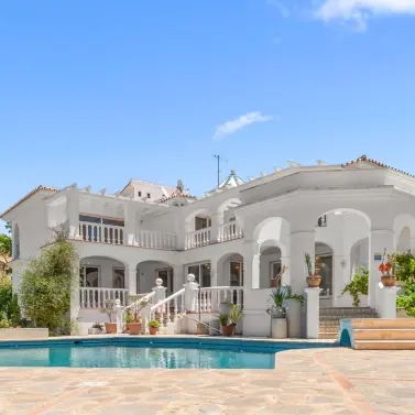 Venta de villa independiente en Torrequebrada