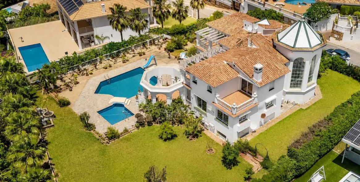 Venta de villa independiente en Torrequebrada 3