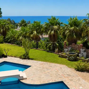 Venta de villa independiente en Torrequebrada