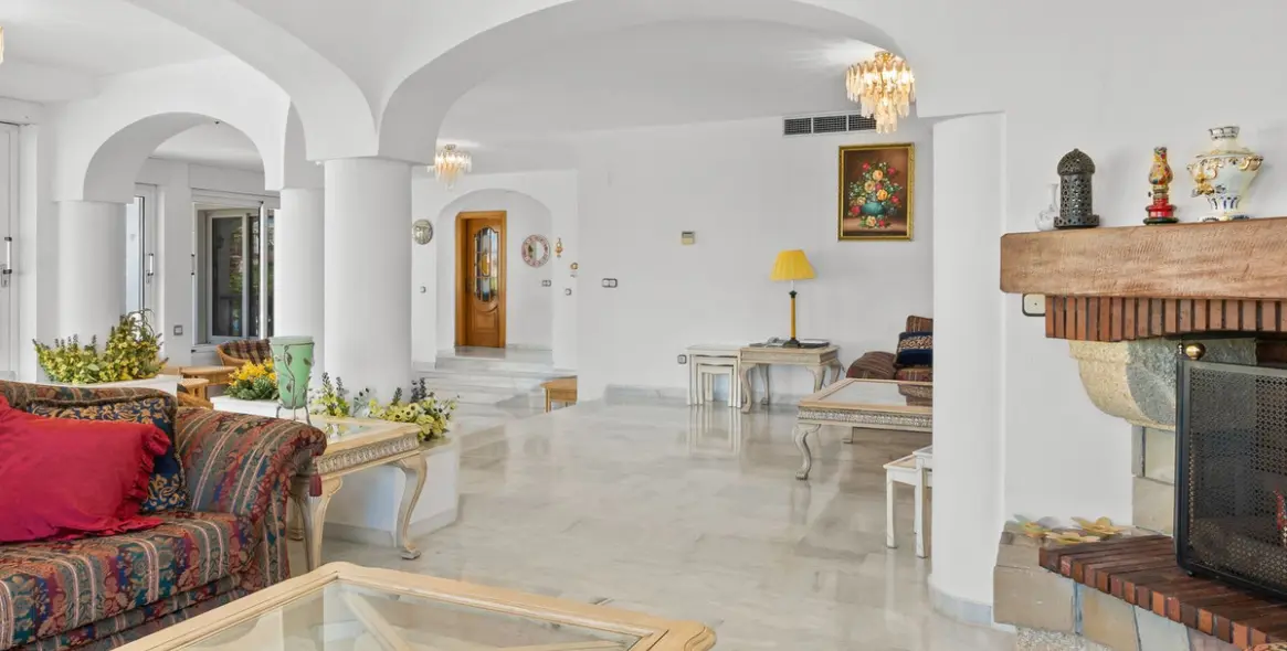 Venta de villa independiente en Torrequebrada 12