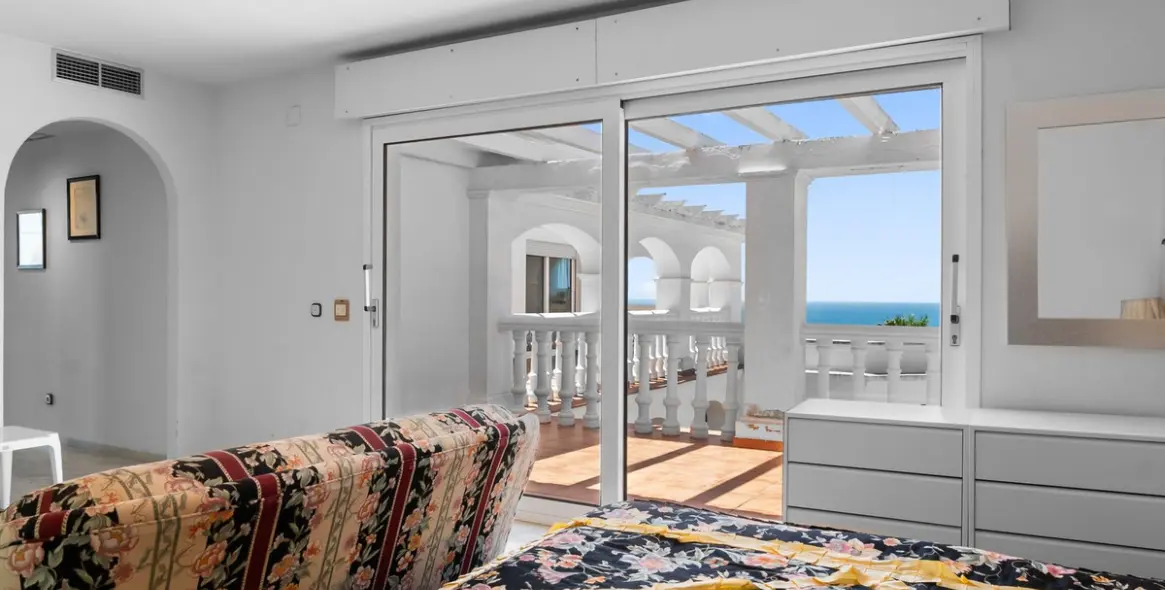 Venta de villa independiente en Torrequebrada 27
