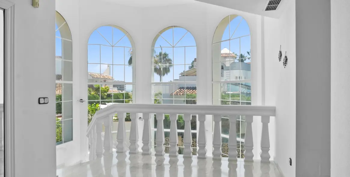 Venta de villa independiente en Torrequebrada 30