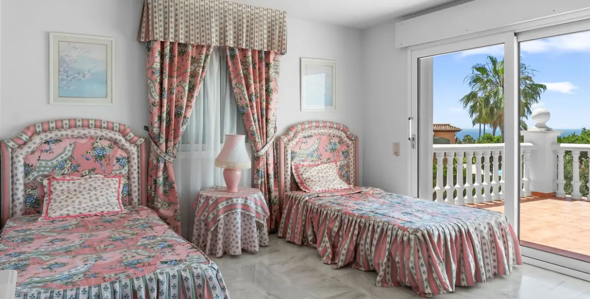 Venta de villa independiente en Torrequebrada 38