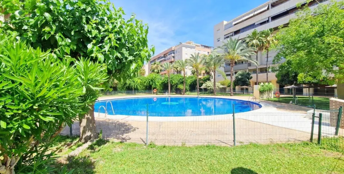 Venta de apartamento en planta media en Málaga 1