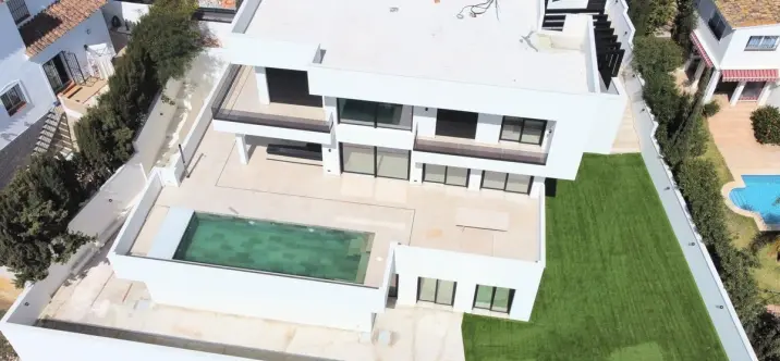 Venta de villa independiente en Riviera del Sol 2