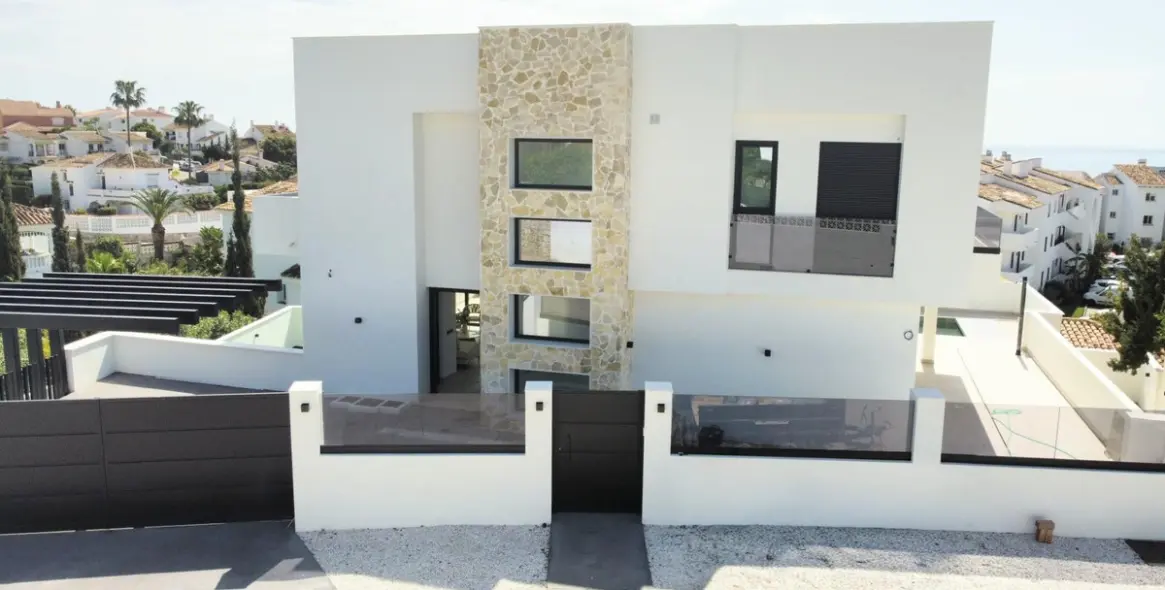 Venta de villa independiente en Riviera del Sol 5