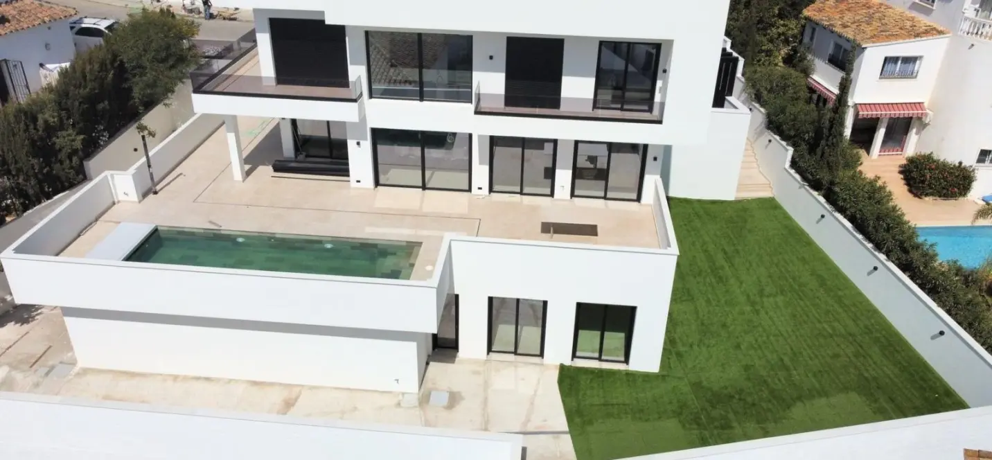 Venta de villa independiente en Riviera del Sol 0
