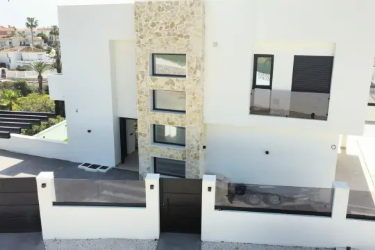 Image 6 thumb