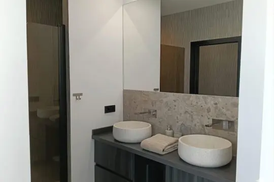 Image 26 thumb