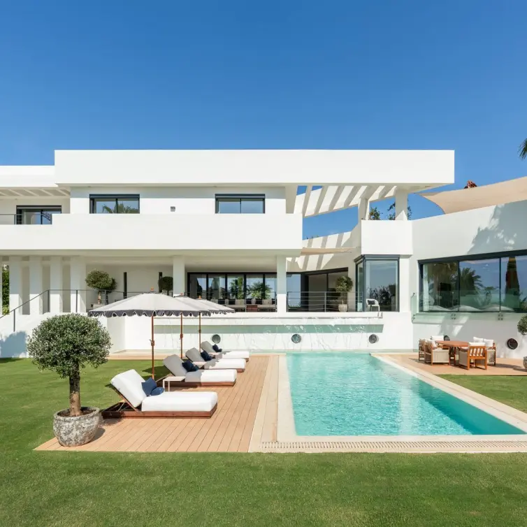Sale of detached villa in Los Flamingos