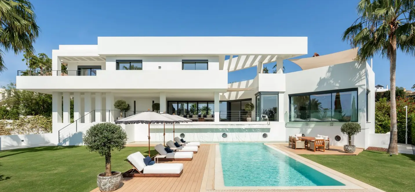 Sale of detached villa in Los Flamingos 0
