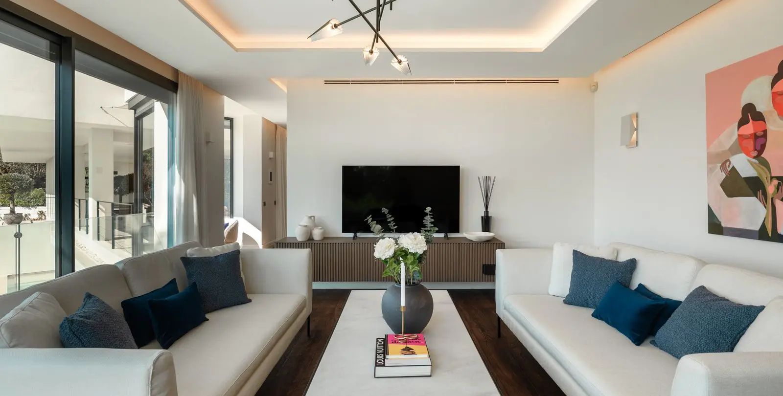 Sale of detached villa in Los Flamingos 3