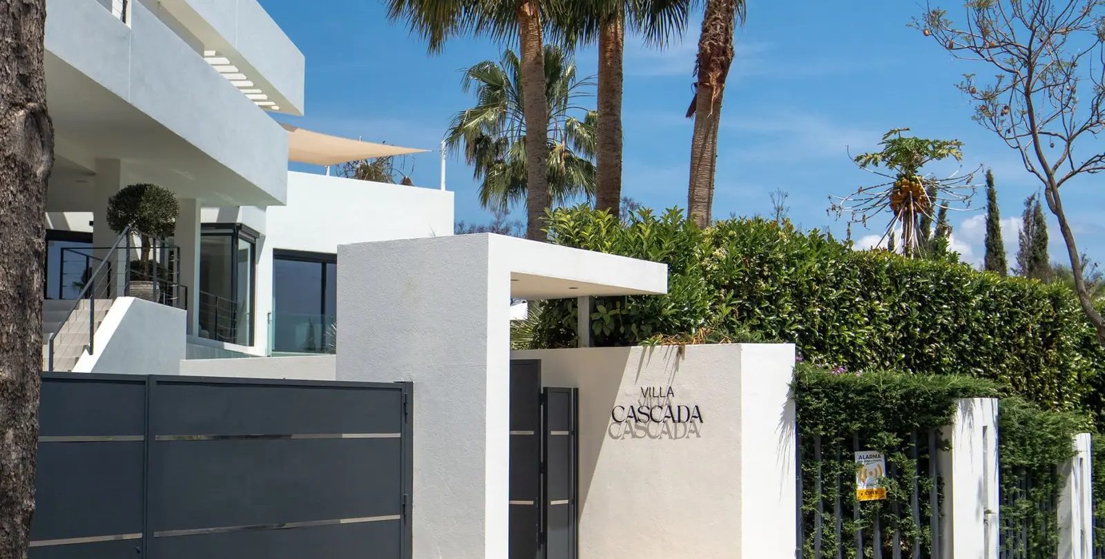 Sale of detached villa in Los Flamingos 10