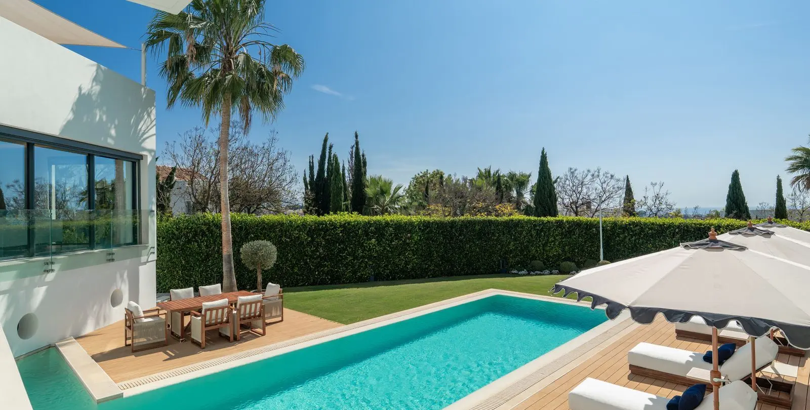 Sale of detached villa in Los Flamingos 16