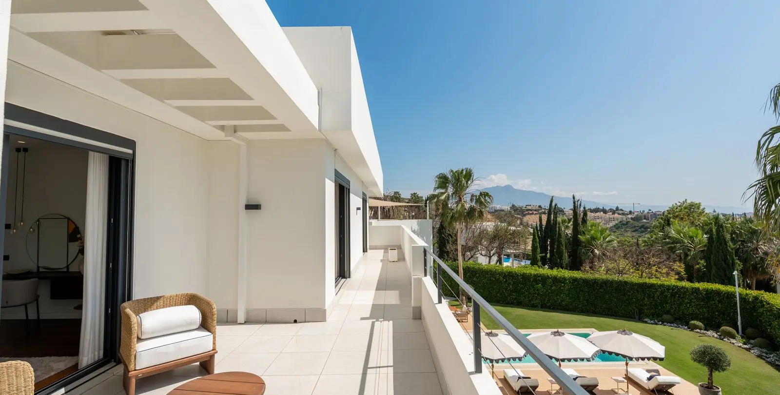 Sale of detached villa in Los Flamingos 25