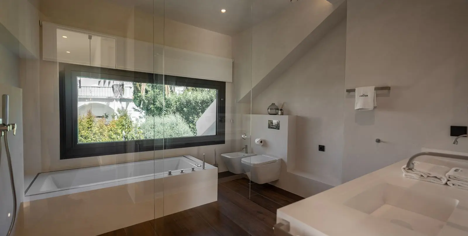 Sale of detached villa in Los Flamingos 28