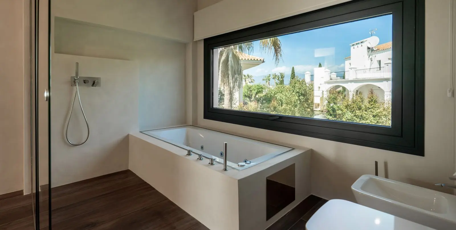 Sale of detached villa in Los Flamingos 29