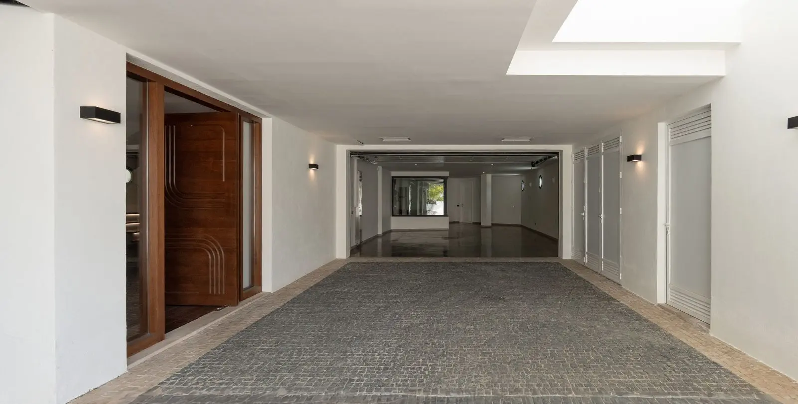 Sale of detached villa in Los Flamingos 31