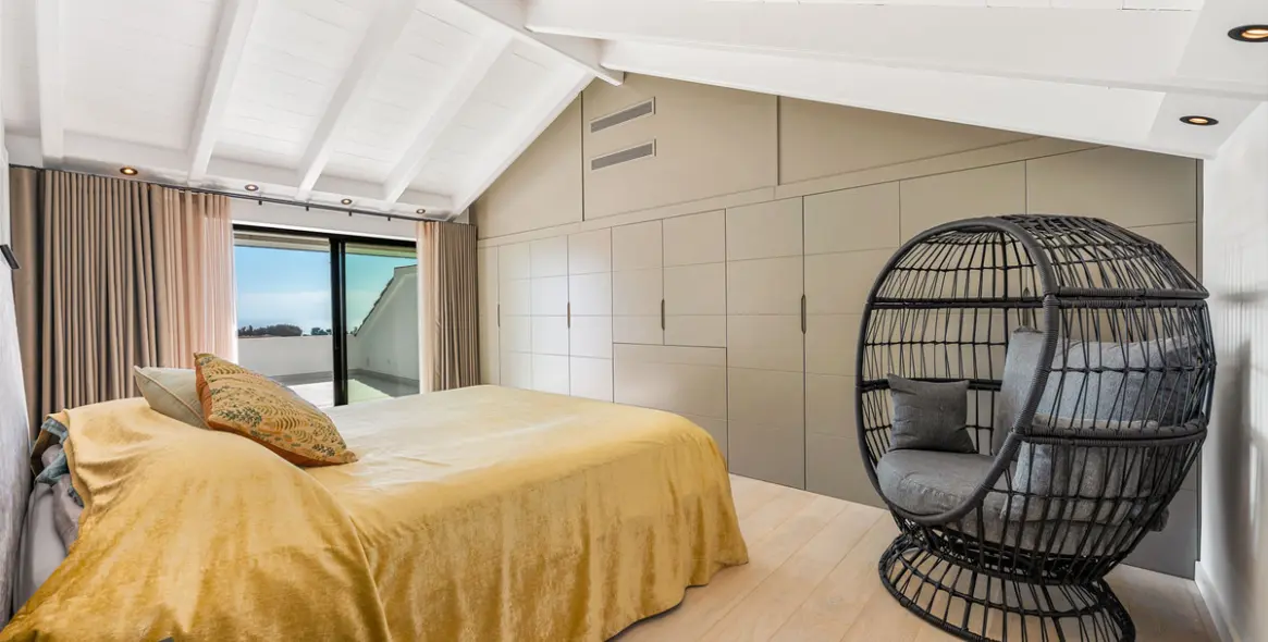 Venta de ático dúplex en The Golden Mile 17