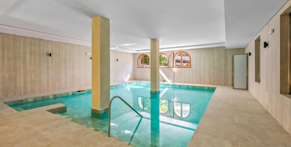 Venta de ático dúplex en The Golden Mile 48