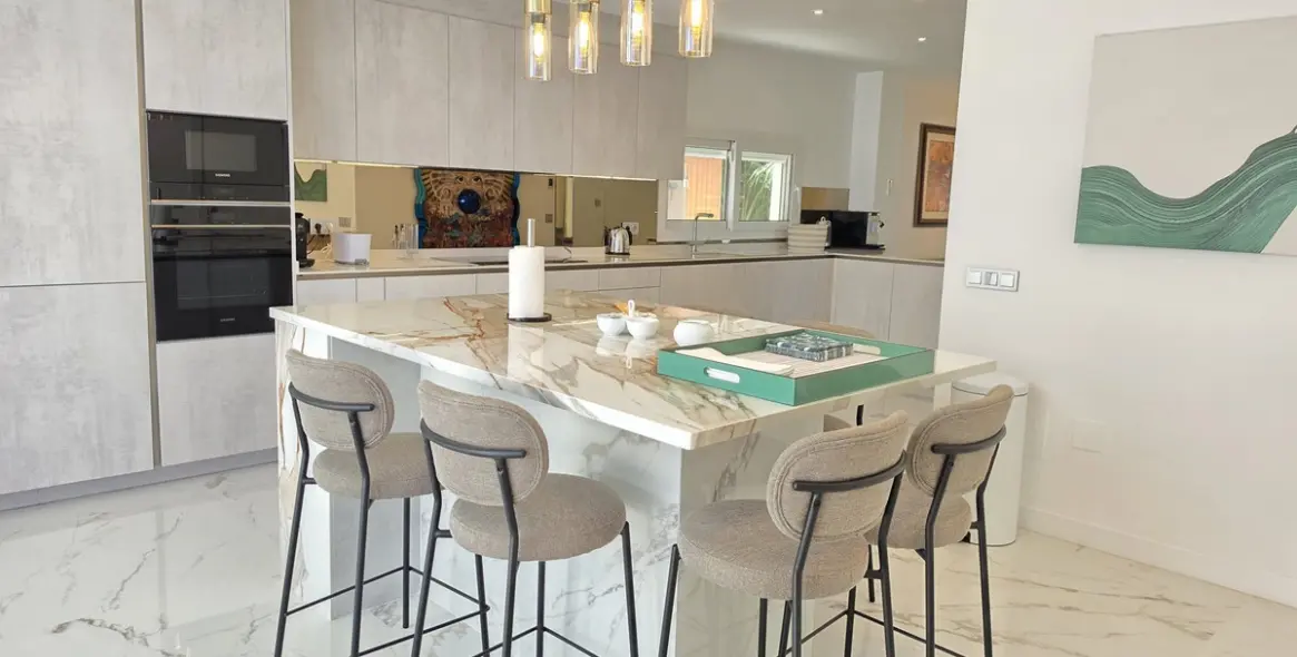 Short-term rent of detached villa in Nueva Andalucía 3