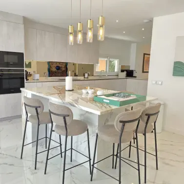 Short-term rent of detached villa in Nueva Andalucía
