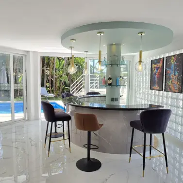 Short-term rent of detached villa in Nueva Andalucía