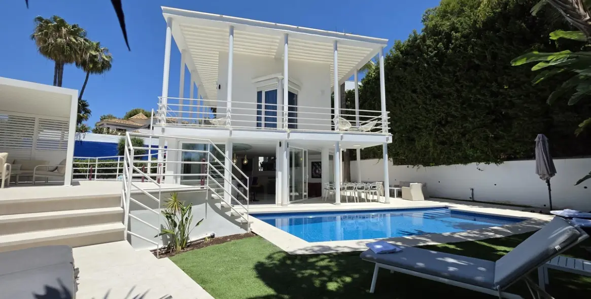 Short-term rent of detached villa in Nueva Andalucía 5