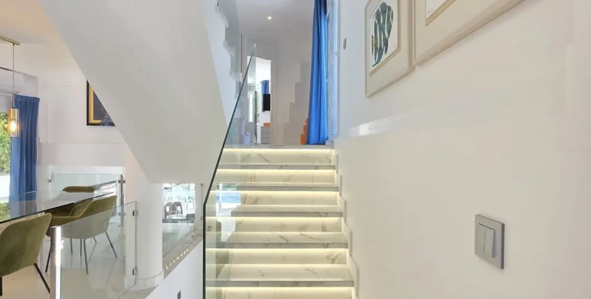 Short-term rent of detached villa in Nueva Andalucía 13