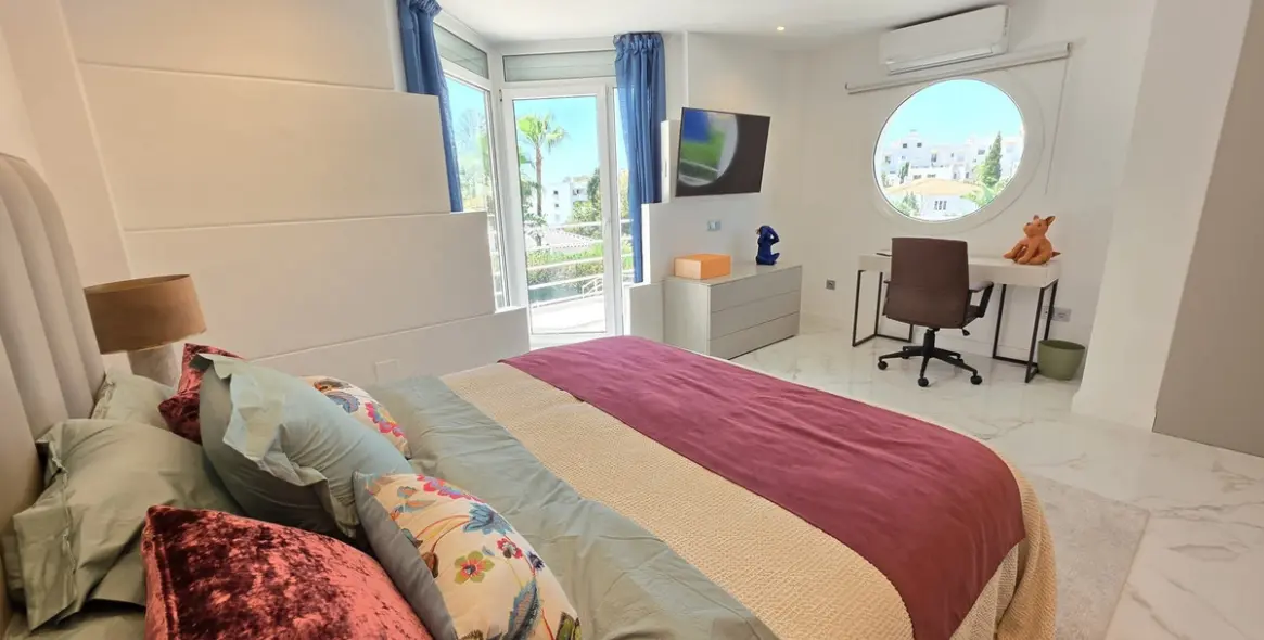Short-term rent of detached villa in Nueva Andalucía 15
