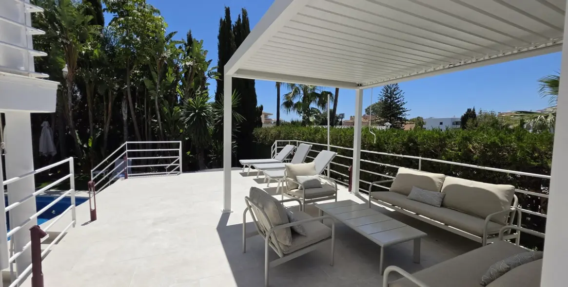 Short-term rent of detached villa in Nueva Andalucía 24