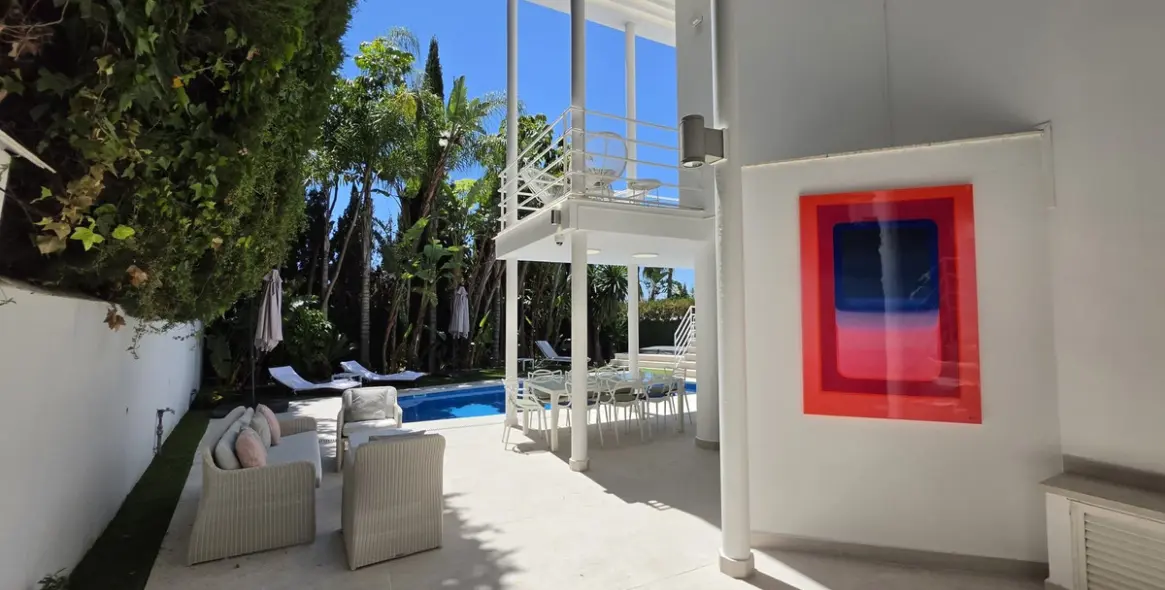 Short-term rent of detached villa in Nueva Andalucía 26