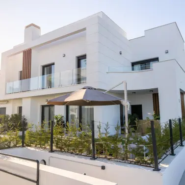 Long-term rent of semi-detached house in New Golden Mile