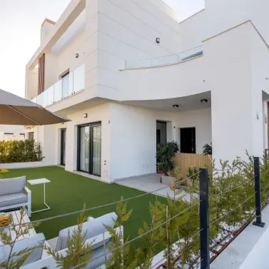 Long-term rent of semi-detached house in New Golden Mile