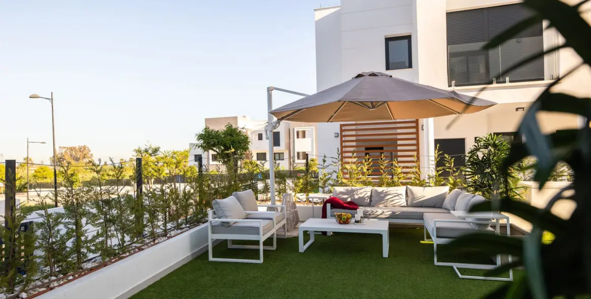 Alquiler a largo plazo de casa pareada en New Golden Mile 4