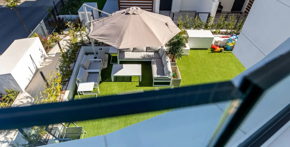 Alquiler a largo plazo de casa pareada en New Golden Mile 26