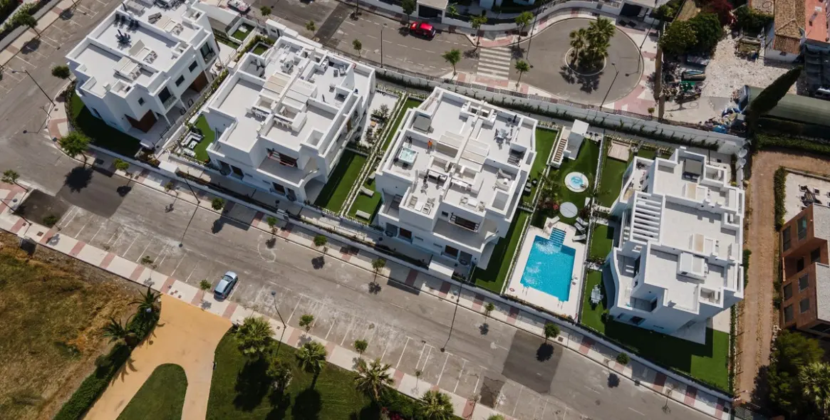 Alquiler a largo plazo de casa pareada en New Golden Mile 57